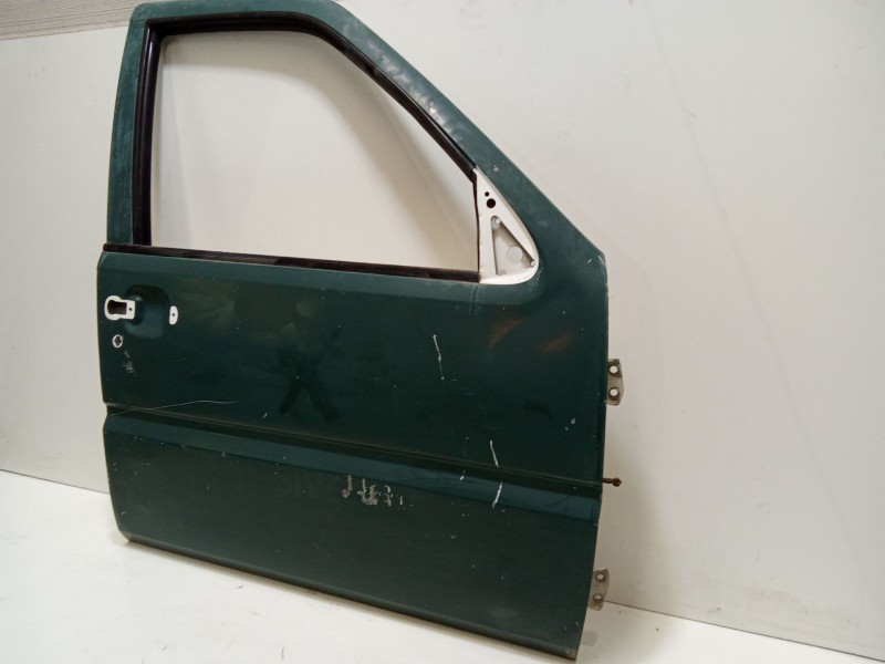 Recambio de puerta delantera derecha para nissan terrano/terrano.ii (r20) comfort referencia OEM IAM 801007F030  