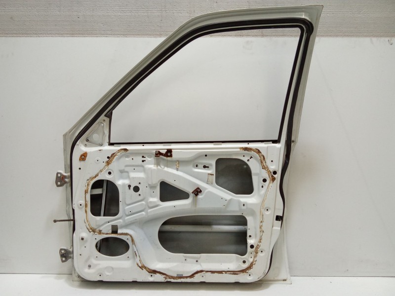 Recambio de puerta delantera derecha para nissan terrano/terrano.ii (r20) comfort referencia OEM IAM 801007F030  