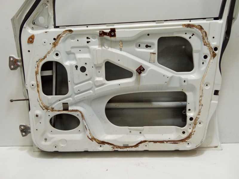 Recambio de puerta delantera derecha para nissan terrano/terrano.ii (r20) comfort referencia OEM IAM 801007F030  