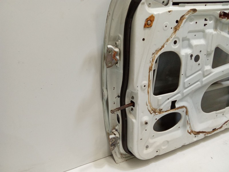 Recambio de puerta delantera derecha para nissan terrano/terrano.ii (r20) comfort referencia OEM IAM 801007F030  