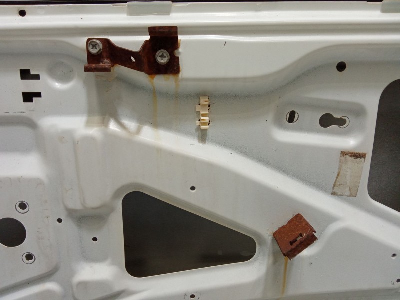 Recambio de puerta delantera derecha para nissan terrano/terrano.ii (r20) comfort referencia OEM IAM 801007F030  