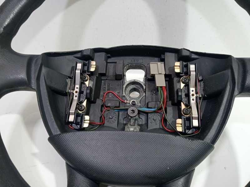 Recambio de volante para nissan primastar autobús (x83) dci 100 referencia OEM IAM 8200201344  