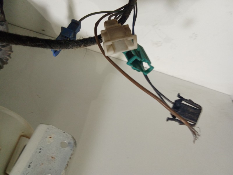 Recambio de porton trasero izquierdo para volkswagen t4 transporter/furgoneta (mod. 1991) caja cerrada referencia OEM IAM 701827