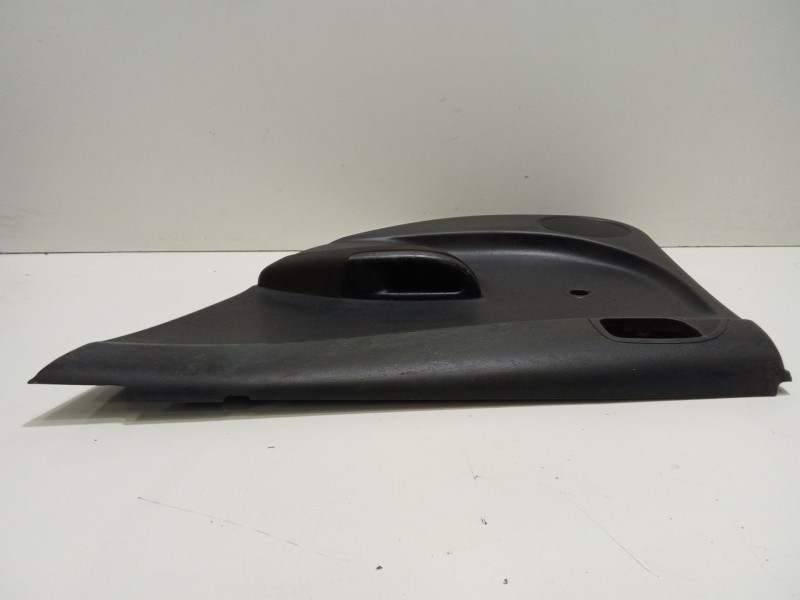 Recambio de guarnecido puerta trasera derecha para hyundai i20 i (pb, pbt) 1.2 referencia OEM IAM 833201J000  