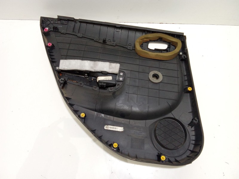 Recambio de guarnecido puerta trasera derecha para hyundai i20 i (pb, pbt) 1.2 referencia OEM IAM 833201J000  