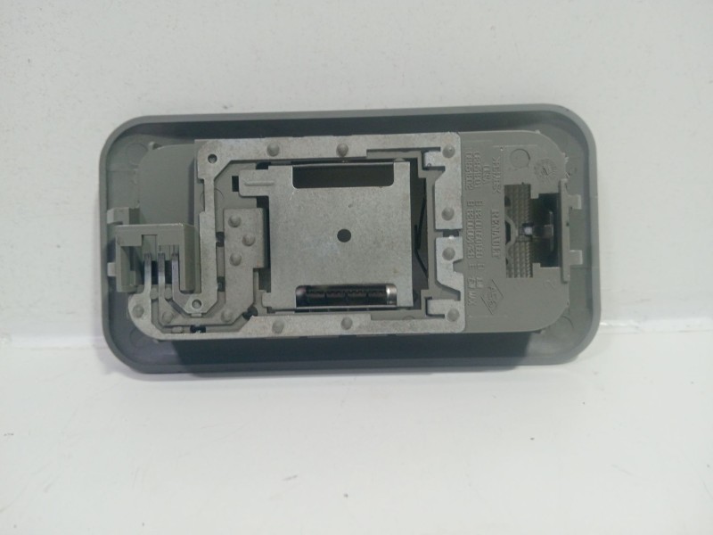 Recambio de luz interior para nissan primastar autobús (x83) dci 100 referencia OEM IAM 8200050660  