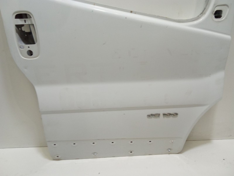 Recambio de puerta delantera derecha para nissan primastar autobús (x83) dci 100 referencia OEM IAM 8010000Q0E  