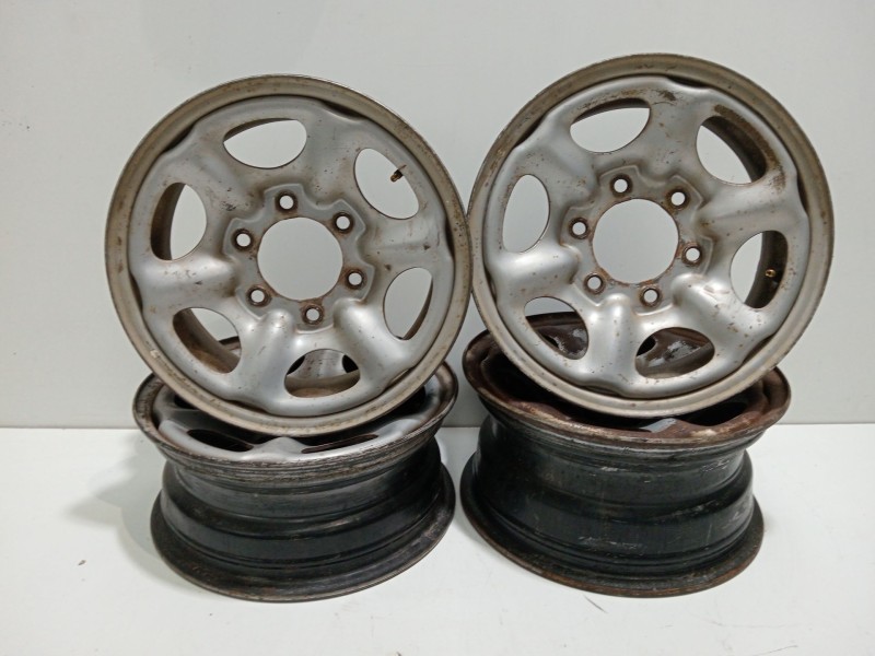 Recambio de juego llantas para nissan terrano/terrano.ii (r20) comfort plus referencia OEM IAM TERRANO/TERRANO.II(R20)Comfort  