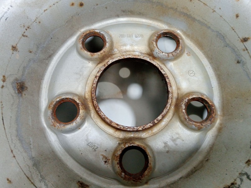 Recambio de llanta para volkswagen transporter t5 autobús (7hb, 7hj, 7eb, 7ej) 2.5 tdi referencia OEM IAM 7H0601027D  