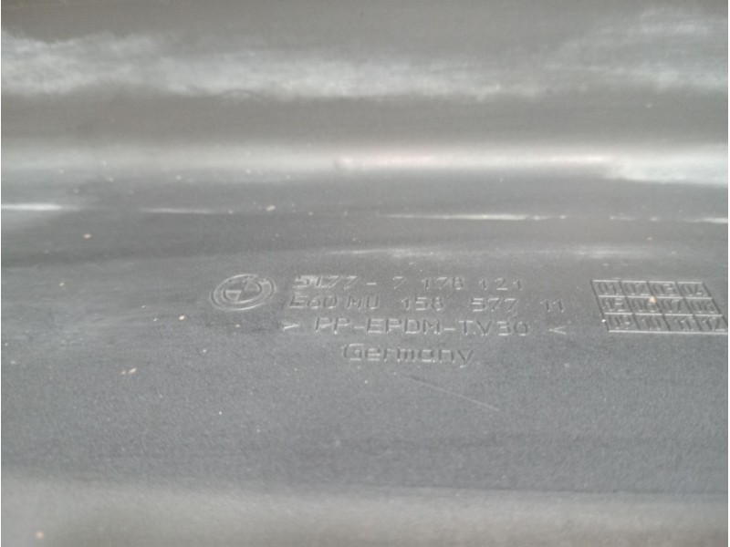 Recambio de moldura para bmw serie 5 berlina (e60) 520d referencia OEM IAM 15857711  