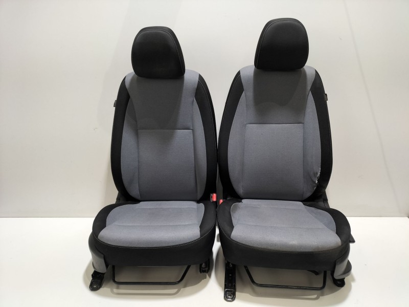Recambio de juego asientos completo para hyundai i20 ii (gb, ib) 1.2 referencia OEM IAM G4LA  