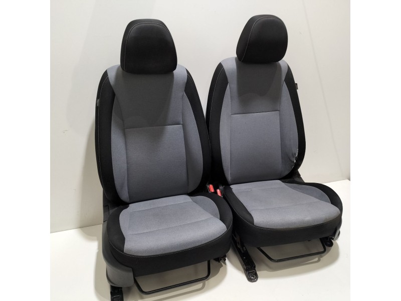 Recambio de juego asientos completo para hyundai i20 ii (gb, ib) 1.2 referencia OEM IAM G4LA  