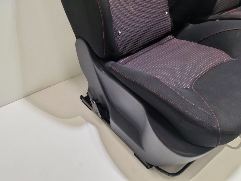 Recambio de juego asientos completo para renault clio iv (bh_) 1.6 rs (bhj4, bhj6, bhmm) referencia OEM IAM M5M400  