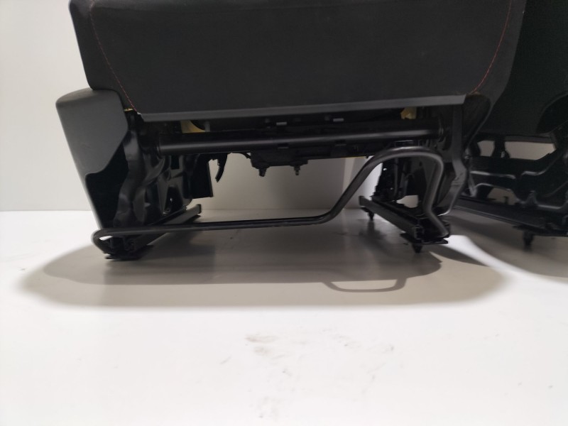 Recambio de juego asientos completo para renault clio iv (bh_) 1.6 rs (bhj4, bhj6, bhmm) referencia OEM IAM M5M400  
