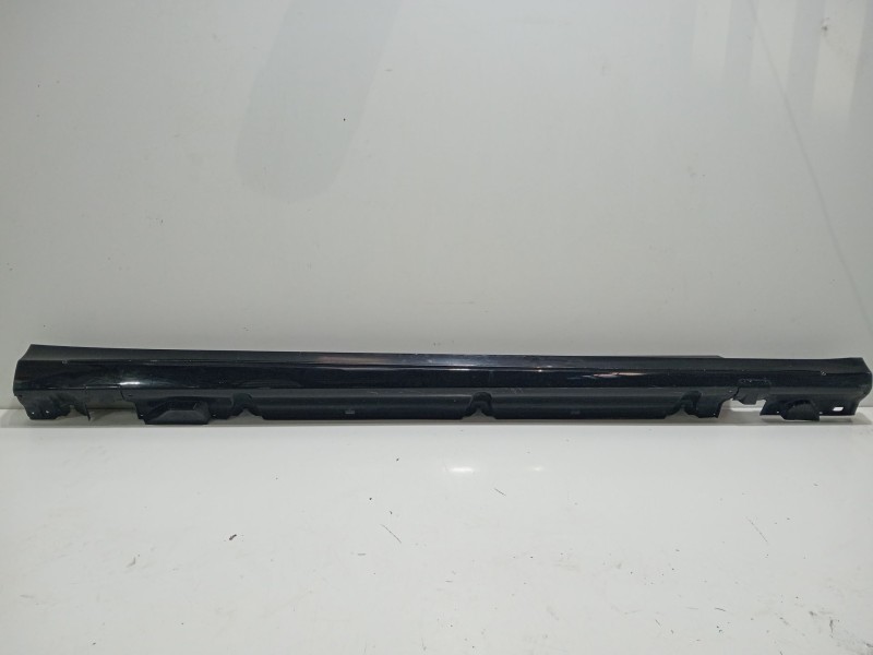 Recambio de estribo para mercedes-benz clase c (w205) familiar c 220 t d (205.214) referencia OEM IAM A205690xx40  