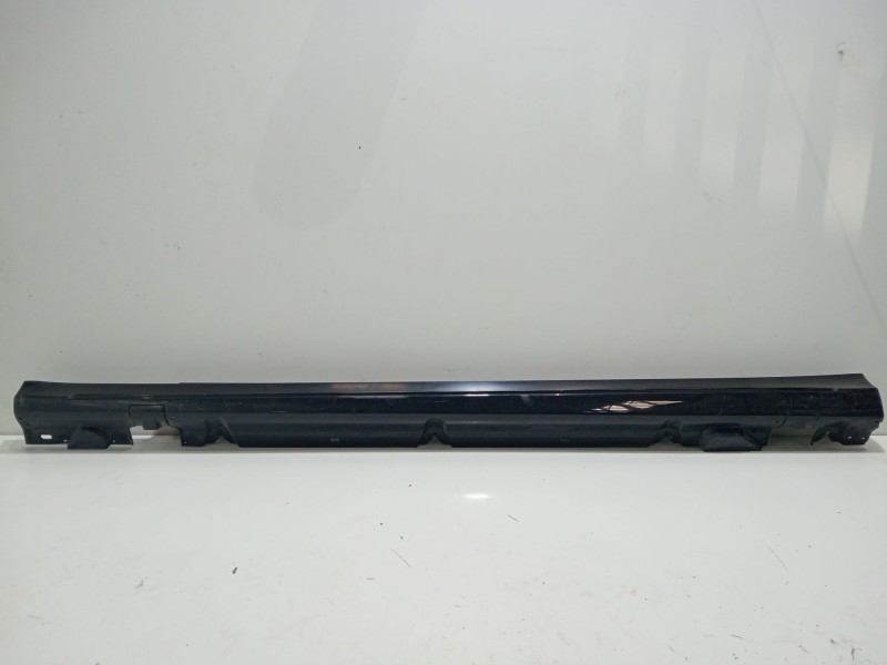 Recambio de estribo para mercedes-benz clase c (w205) familiar c 220 t d (205.214) referencia OEM IAM A205690xx40  