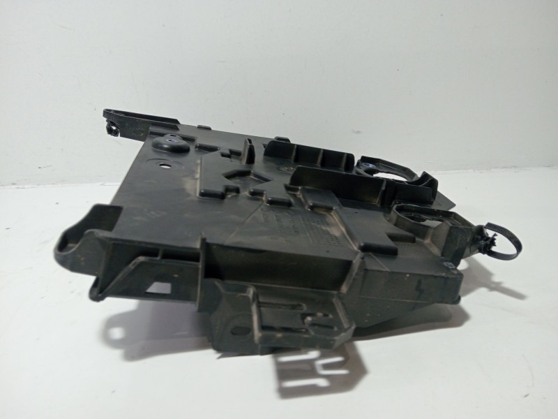 Recambio de soporte bateria para renault clio iii (br0/1, cr0/1) 1.2 16v (br02, br0j, br11, cr02, cr0j, cr11) referencia OEM IAM