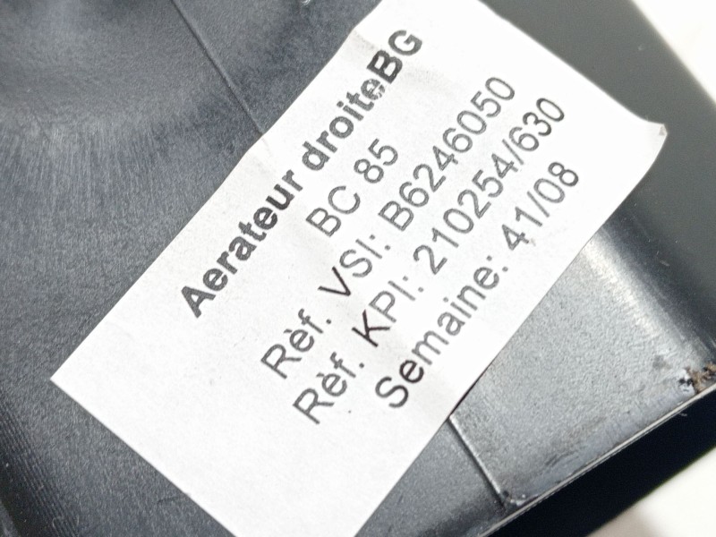 Recambio de rejilla aireadora para renault clio iii (br0/1, cr0/1) 1.2 16v (br02, br0j, br11, cr02, cr0j, cr11) referencia OEM I