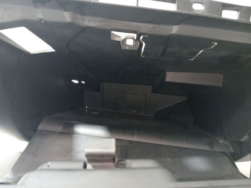 Recambio de guantera para renault clio iii (br0/1, cr0/1) 1.2 16v (br02, br0j, br11, cr02, cr0j, cr11) referencia OEM IAM 770120