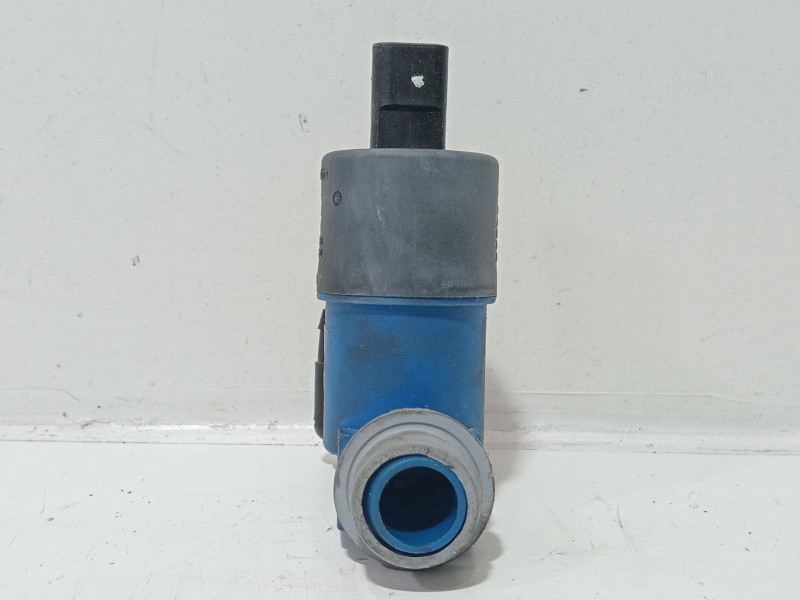 Recambio de bomba limpia para renault clio iii (br0/1, cr0/1) 1.2 16v (br02, br0j, br11, cr02, cr0j, cr11) referencia OEM IAM 77