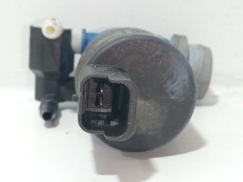 Recambio de bomba limpia para renault clio iii (br0/1, cr0/1) 1.2 16v (br02, br0j, br11, cr02, cr0j, cr11) referencia OEM IAM 77