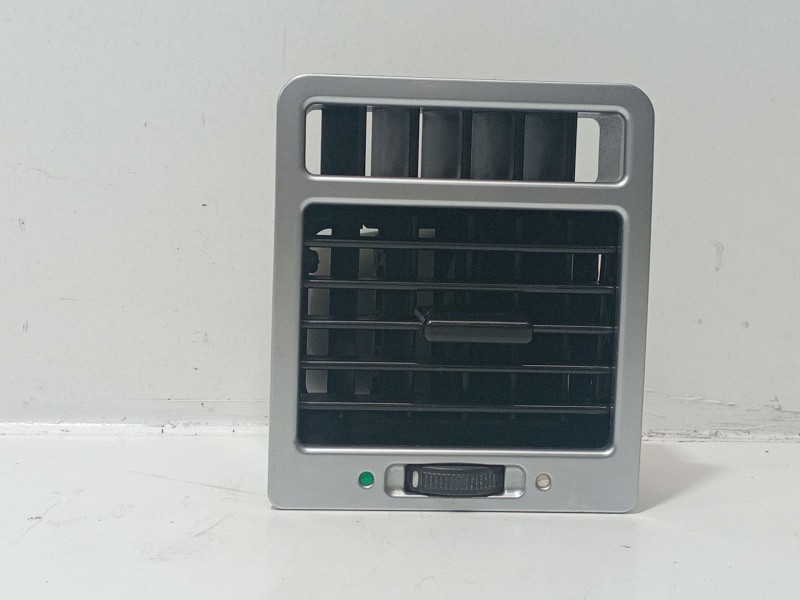 Recambio de rejilla delantera para land rover range rover iii (l322) 4.4 4x4 referencia OEM IAM 0047008041  