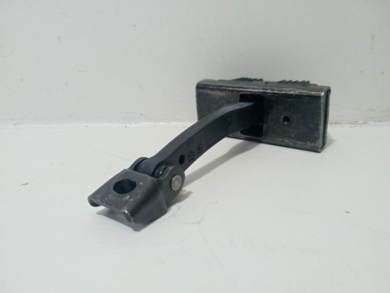 Recambio de retenida de puerta para land rover range rover iii (l322) 4.4 4x4 referencia OEM IAM ROVERIII(L322)4.44x42002-2005  