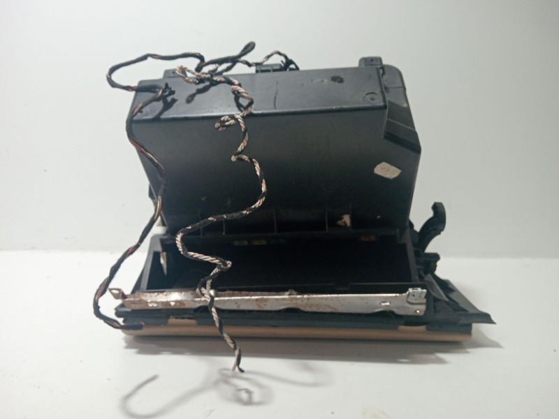 Recambio de guantera para land rover range rover iii (l322) 4.4 4x4 referencia OEM IAM ROVERIII(L322)4.44x42002-2005  