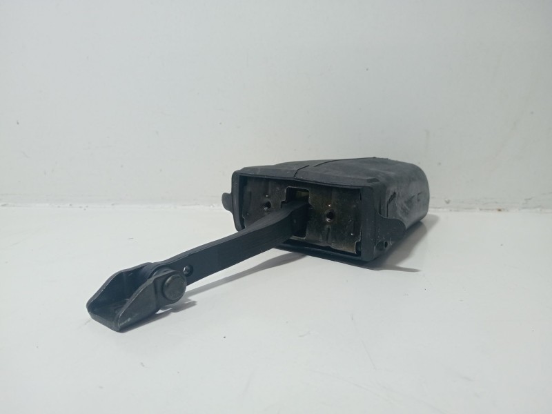 Recambio de retenida de puerta para land rover range rover iii (l322) 4.4 4x4 referencia OEM IAM 826533702  