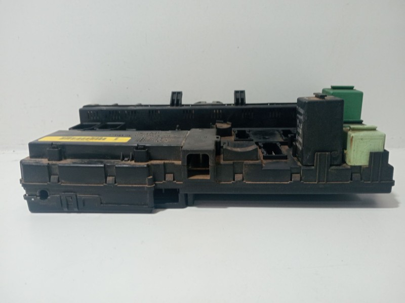 Recambio de caja reles / fusibles para land rover range rover iii (l322) 4.4 4x4 referencia OEM IAM 8380407  