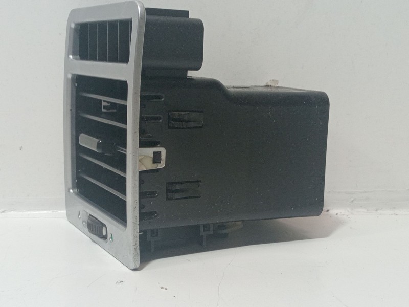 Recambio de rejilla aireadora para land rover range rover iii (l322) 4.4 4x4 referencia OEM IAM H52400282060  