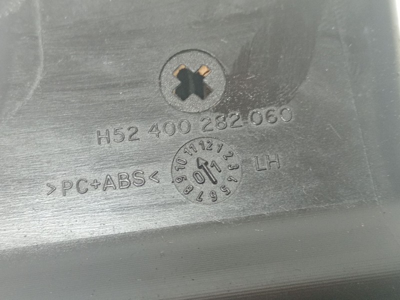 Recambio de rejilla aireadora para land rover range rover iii (l322) 4.4 4x4 referencia OEM IAM H52400282060  