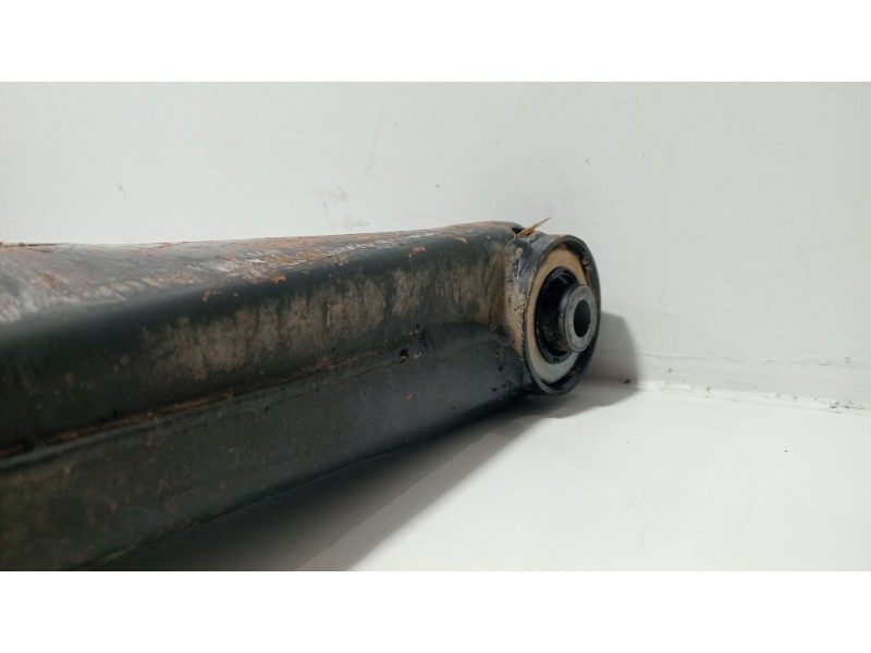 Recambio de brazo suspension inferior trasero derecho para land rover range rover iii (l322) 4.4 4x4 referencia OEM IAM 33321097