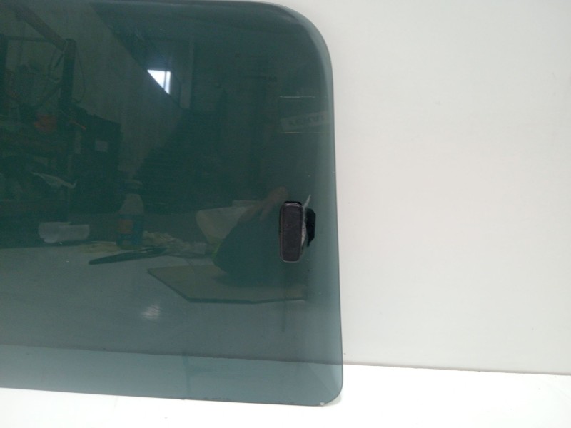 Recambio de luna trasera izquierda para mitsubishi l 200 (k6/7) 2500 td glx (4-ptas.) referencia OEM IAM L200(K6/7)2500TDGLX(4-p