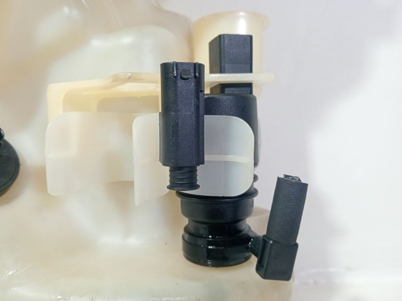 Recambio de deposito limpia para mercedes-benz clase e (w211) e 220 cdi (211.006) referencia OEM IAM A2118601360  