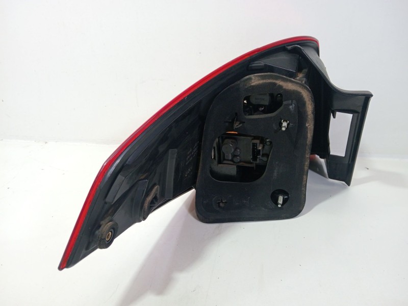 Recambio de piloto trasero derecho para renault laguna grandtour iii 2009 referencia OEM IAM 2655500002  