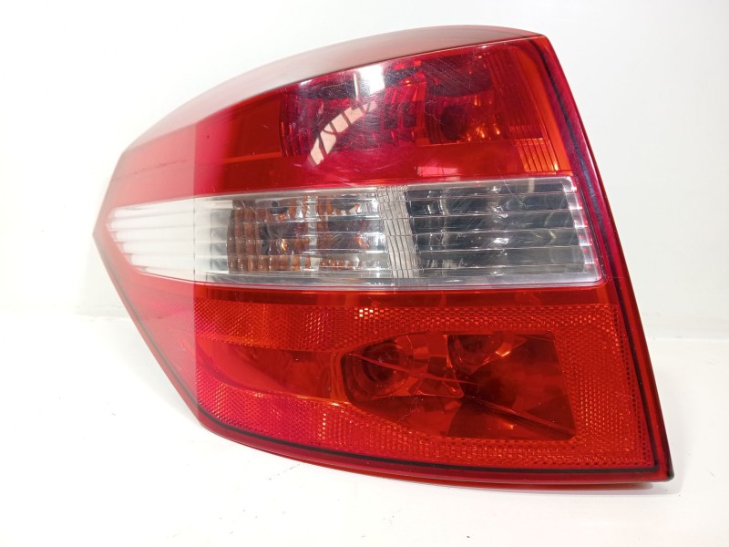 Recambio de piloto trasero izquierdo para renault laguna grandtour iii 2009 referencia OEM IAM 265550002R  
