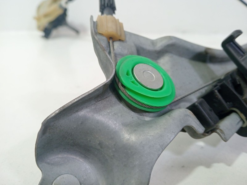 Recambio de elevalunas trasero derecho para renault laguna grandtour iii 2009 referencia OEM IAM 827000001R  