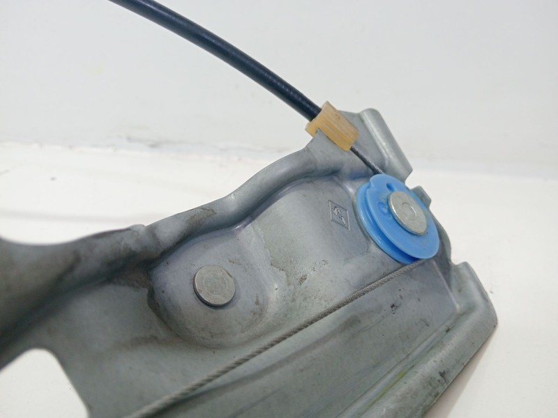 Recambio de elevalunas trasero derecho para renault laguna grandtour iii 2009 referencia OEM IAM 827000001R  