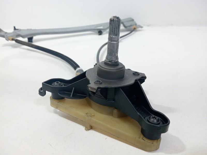 Recambio de elevalunas trasero derecho para renault laguna grandtour iii 2009 referencia OEM IAM 827000001R  