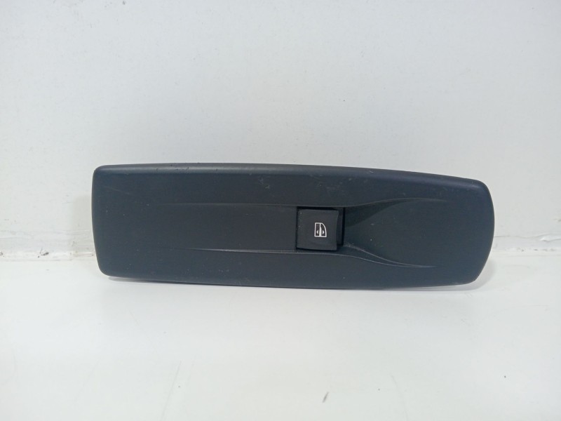 Recambio de mando elevalunas delantero derecho para renault laguna grandtour iii 2009 referencia OEM IAM 925021h  