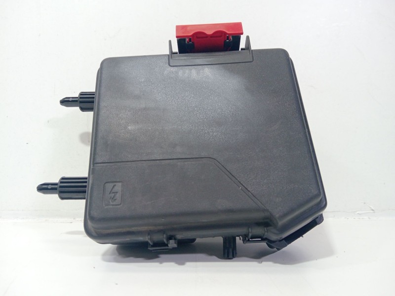 Recambio de moldura para renault laguna grandtour iii 2009 referencia OEM IAM 284B10001R  