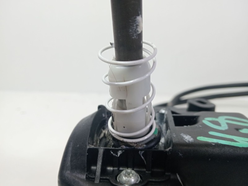 Recambio de palanca cambio para renault laguna grandtour iii 2009 referencia OEM IAM 8200933375B  