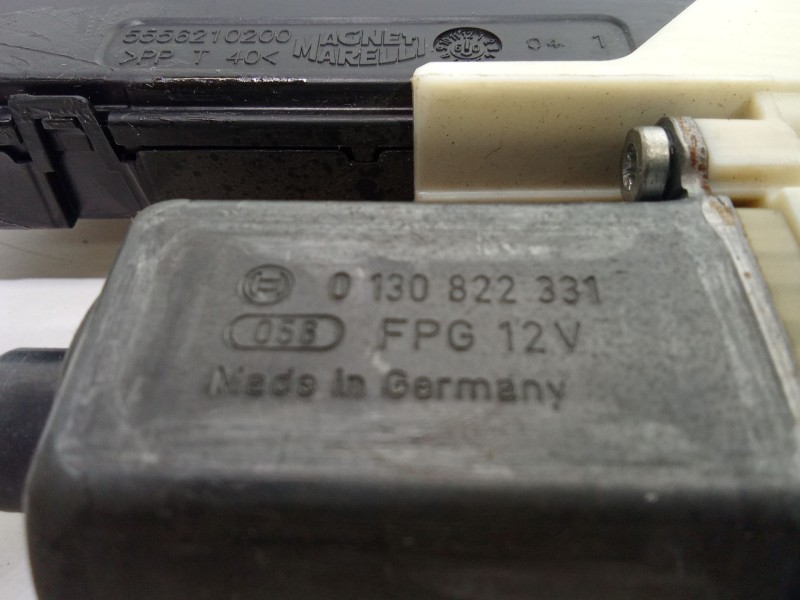 Recambio de motor elevalunas delantero derecho para renault laguna grandtour iii 2009 referencia OEM IAM 503621050103  