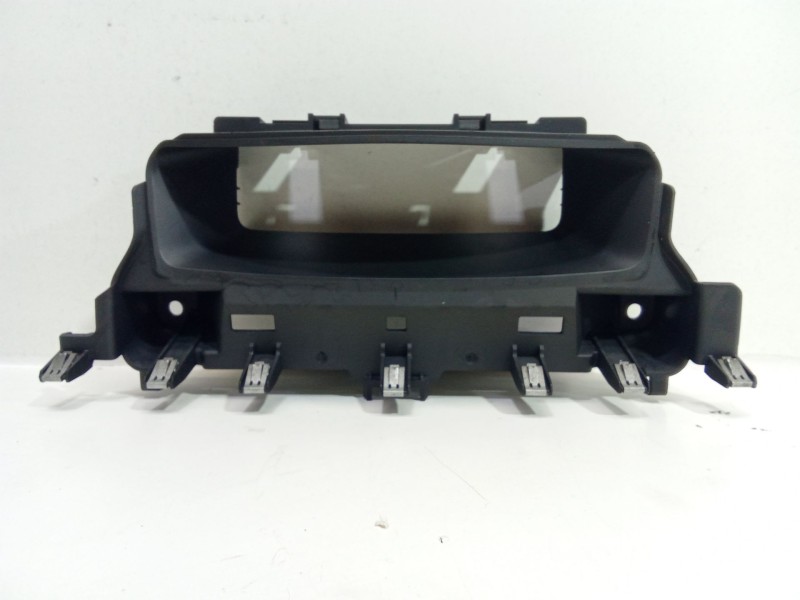 Recambio de guarnecido pantalla multifuncion para renault laguna grandtour iii 2009 referencia OEM IAM 682470008R  