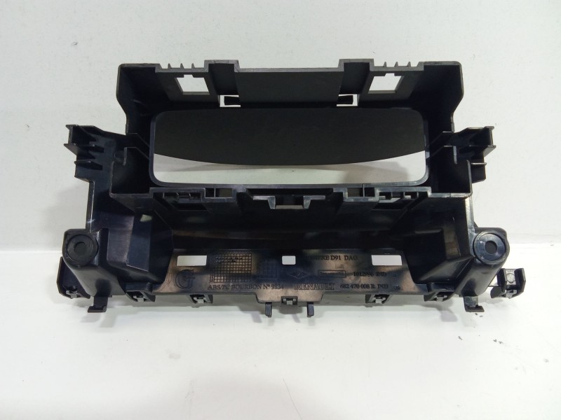 Recambio de guarnecido pantalla multifuncion para renault laguna grandtour iii 2009 referencia OEM IAM 682470008R  