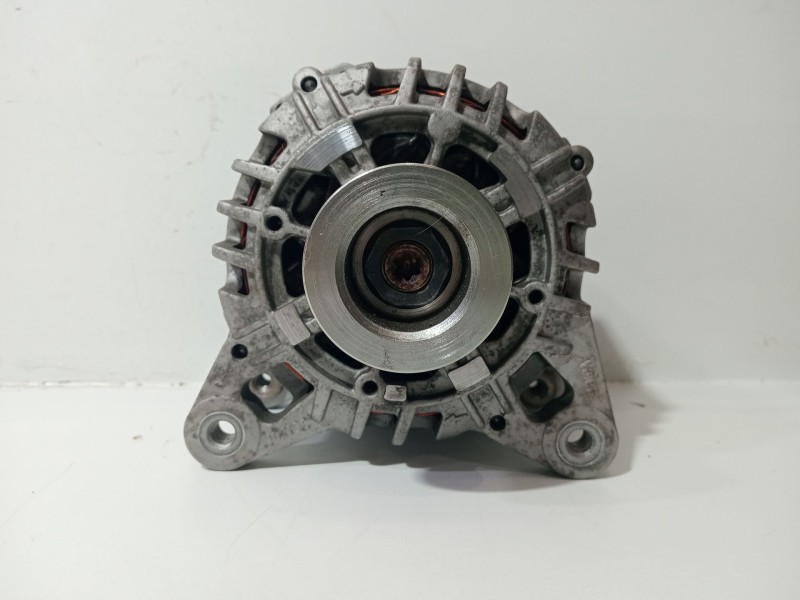 Recambio de alternador para renault clio iii (br0/1, cr0/1) 1.2 16v (br02, br0j, br11, cr02, cr0j, cr11) referencia OEM IAM 2310