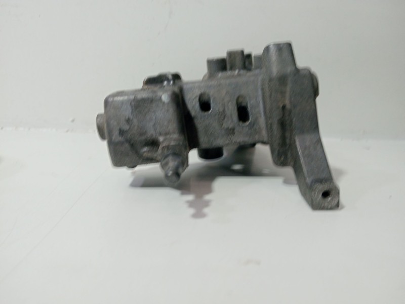 Recambio de soporte alternador para renault clio iii (br0/1, cr0/1) 1.2 16v (br02, br0j, br11, cr02, cr0j, cr11) referencia OEM 