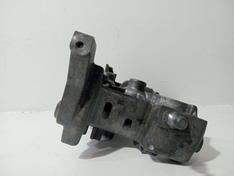 Recambio de soporte alternador para renault clio iii (br0/1, cr0/1) 1.2 16v (br02, br0j, br11, cr02, cr0j, cr11) referencia OEM 