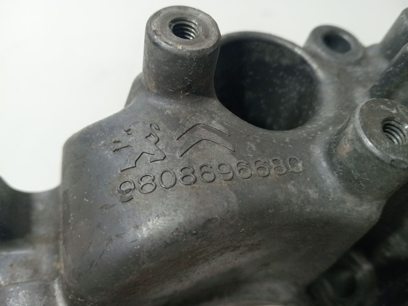 Recambio de soporte alternador para renault clio iii (br0/1, cr0/1) 1.2 16v (br02, br0j, br11, cr02, cr0j, cr11) referencia OEM 